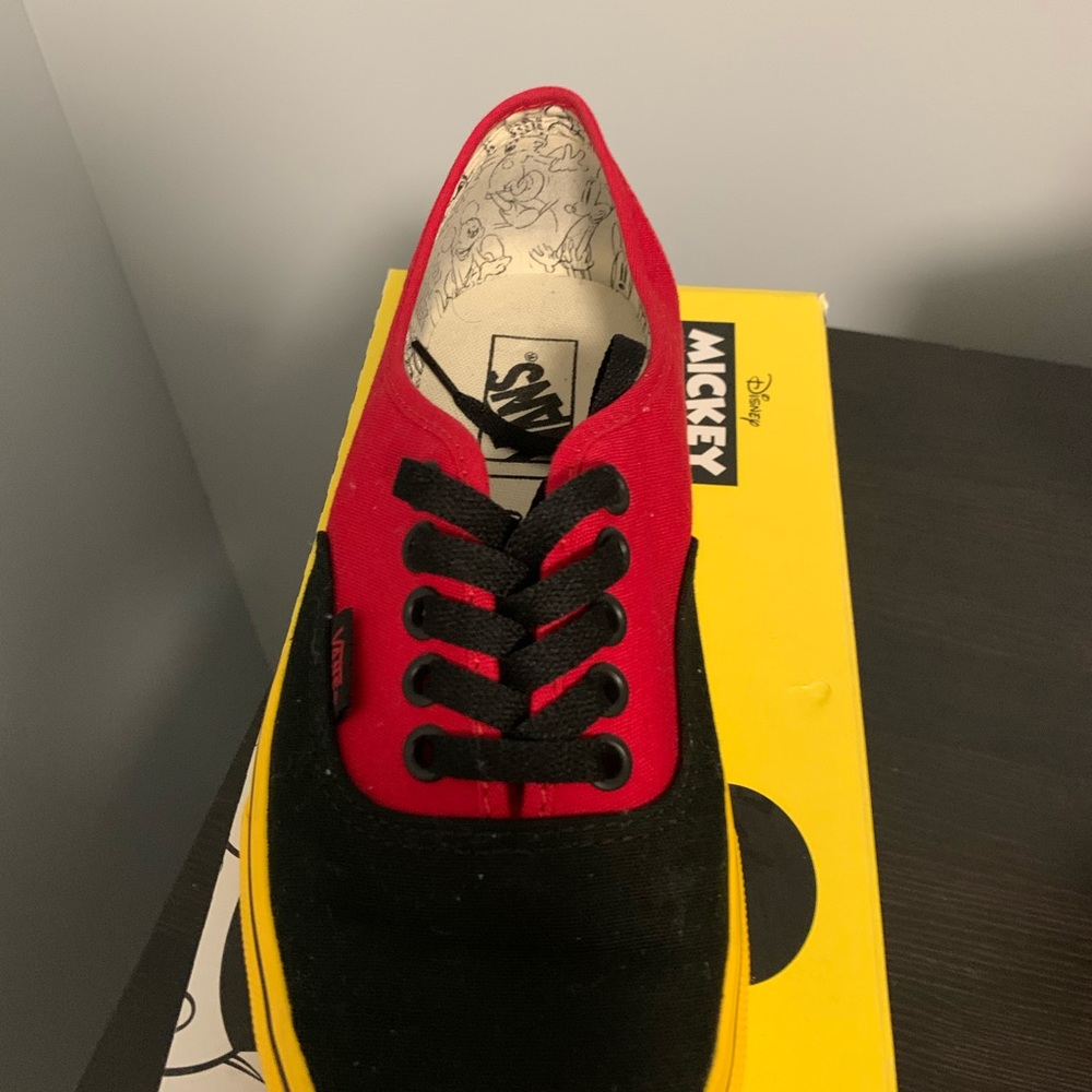 Vans - Picture 2 of 2